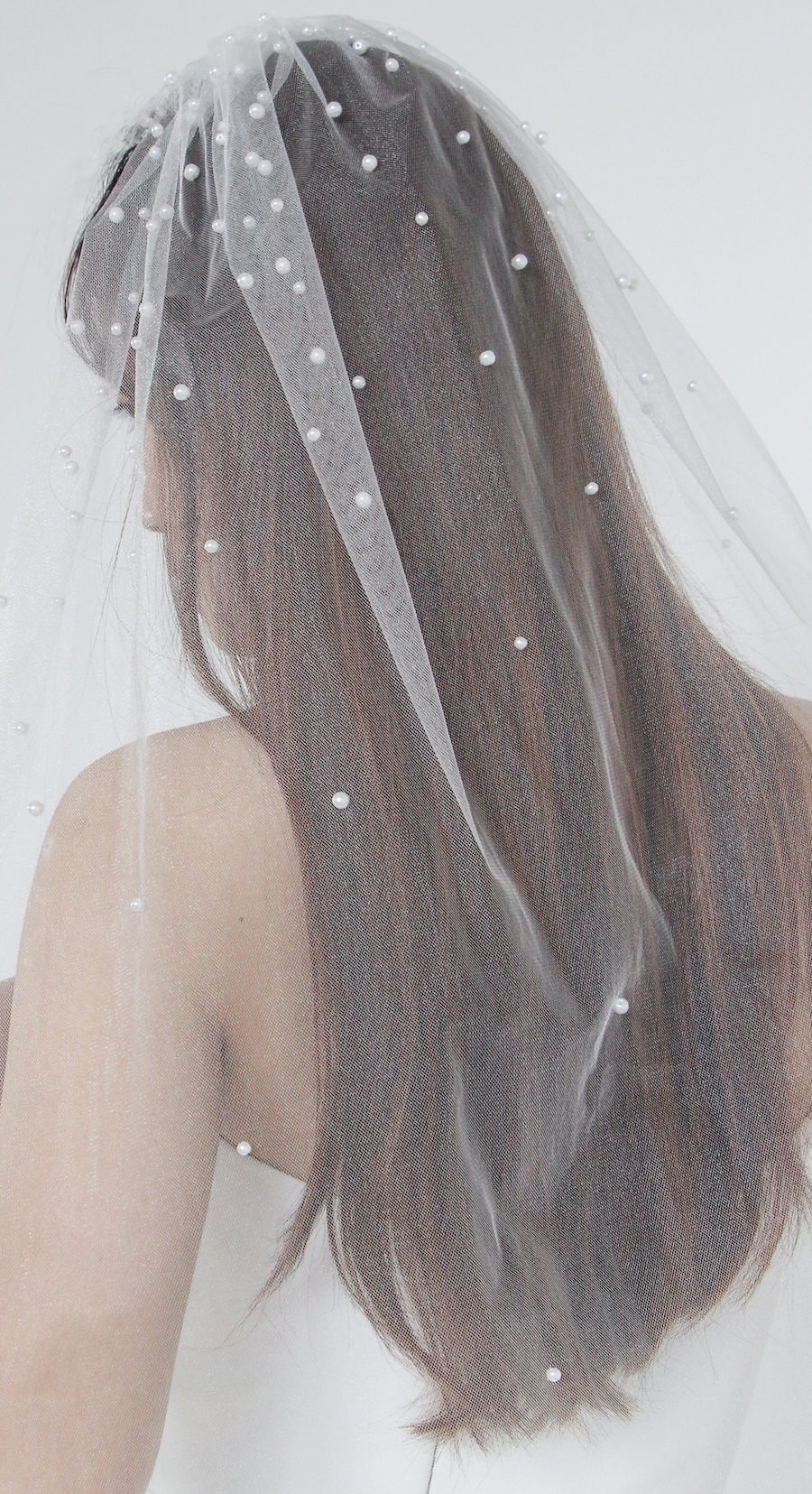 Gradient Pearl Fingertip Veil - Image 2